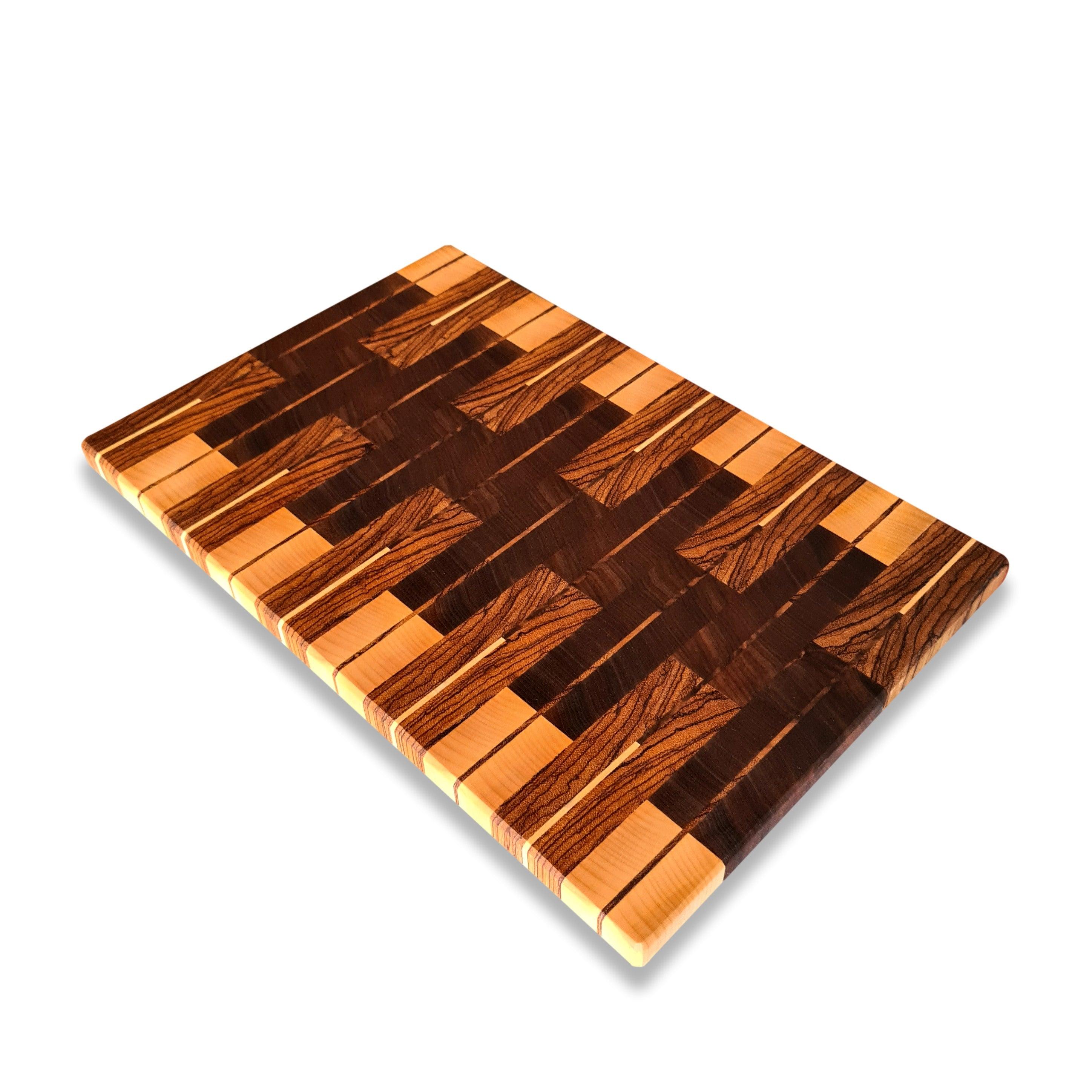 Wood Work NRW - Designer Schneidebrett - Nussbaum, Ahorn und Zebrano