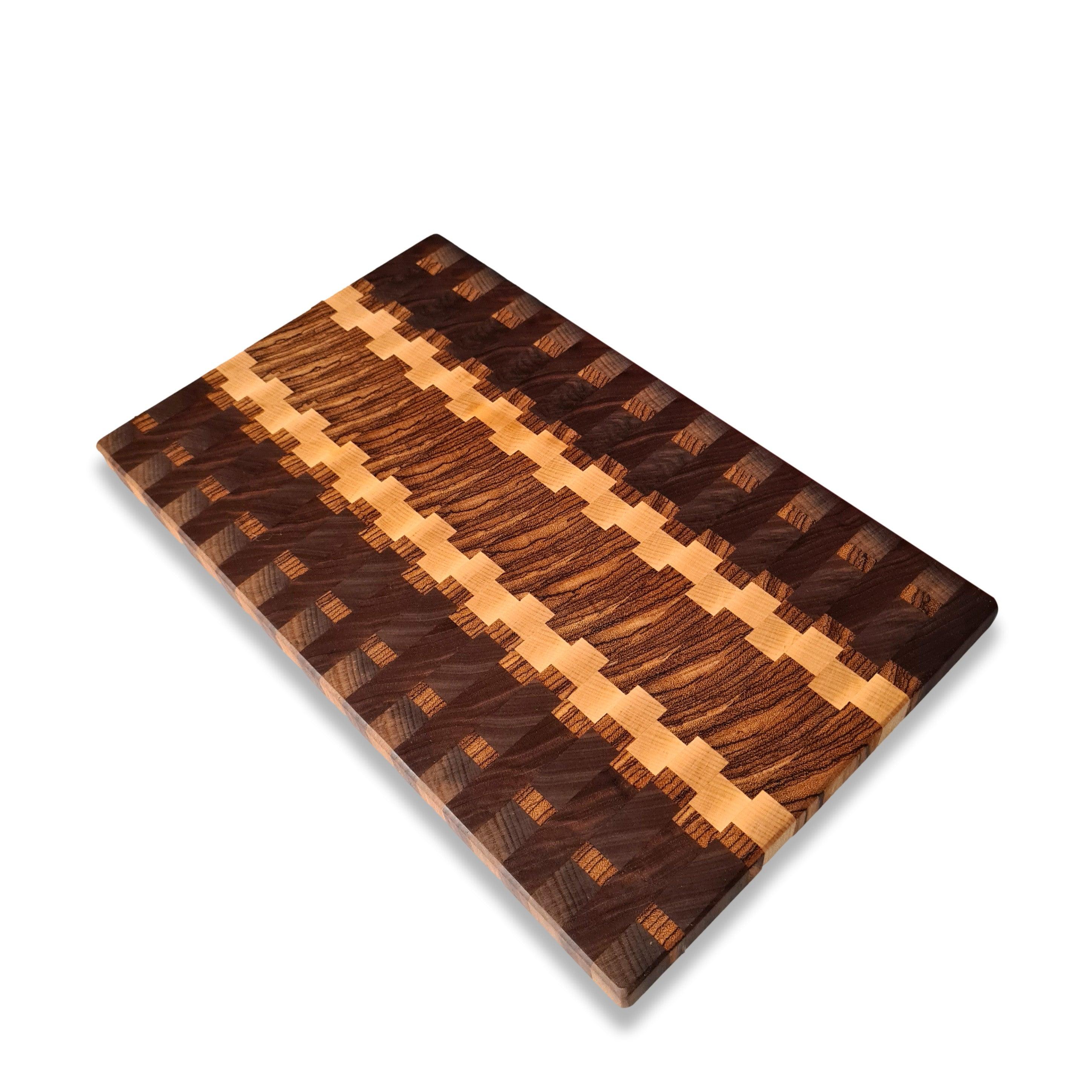 Wood Work NRW - Designer Schneidebrett - Nussbaum, Ahorn und Zebrano