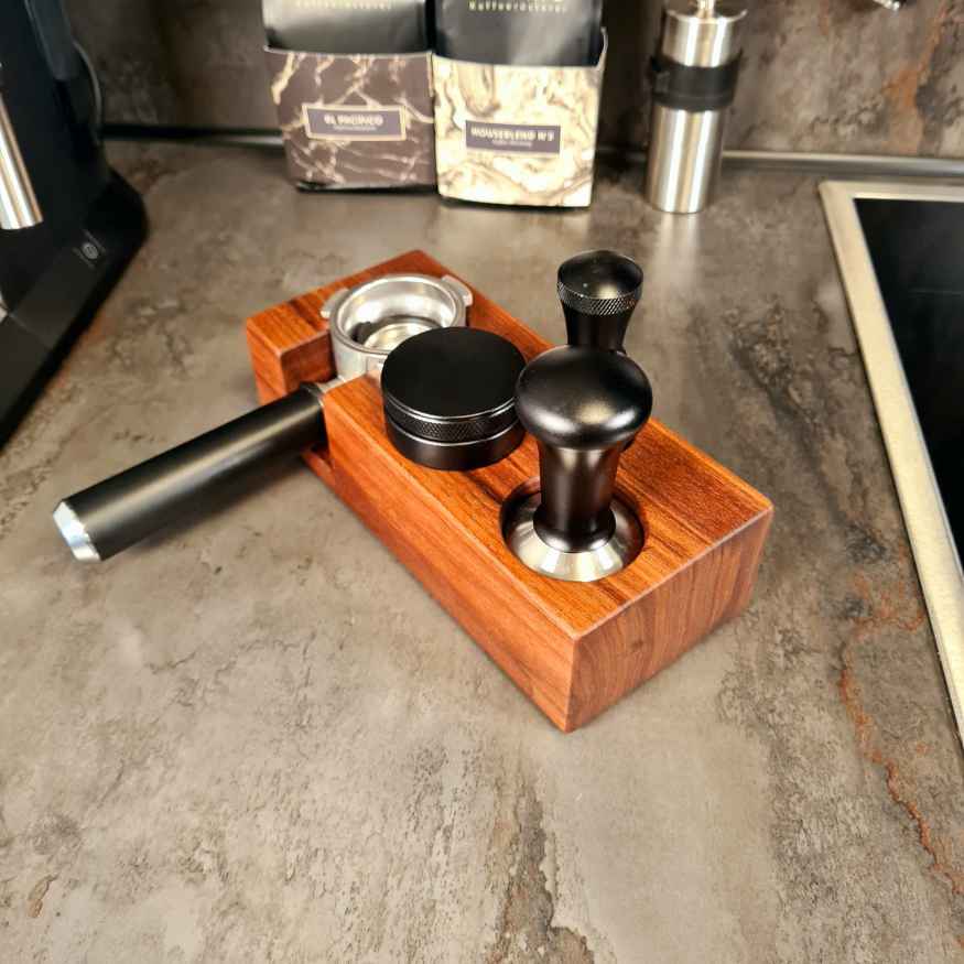 Tamperstation aus Holz