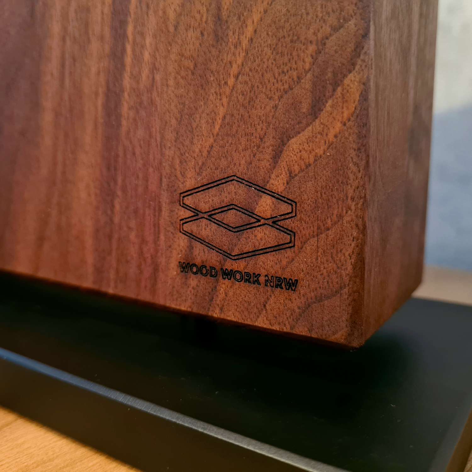 Magnetischer Messerblock - Nussbaum/Walnuss - Wood Work NRW