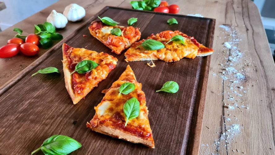 Schneidebrett - Nussbaum - Details - Pizza